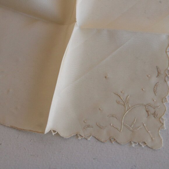 Vintage Ivory Handkerchief, Embroidered Rayon Hankie Pocket Square - Picture 6 of 10